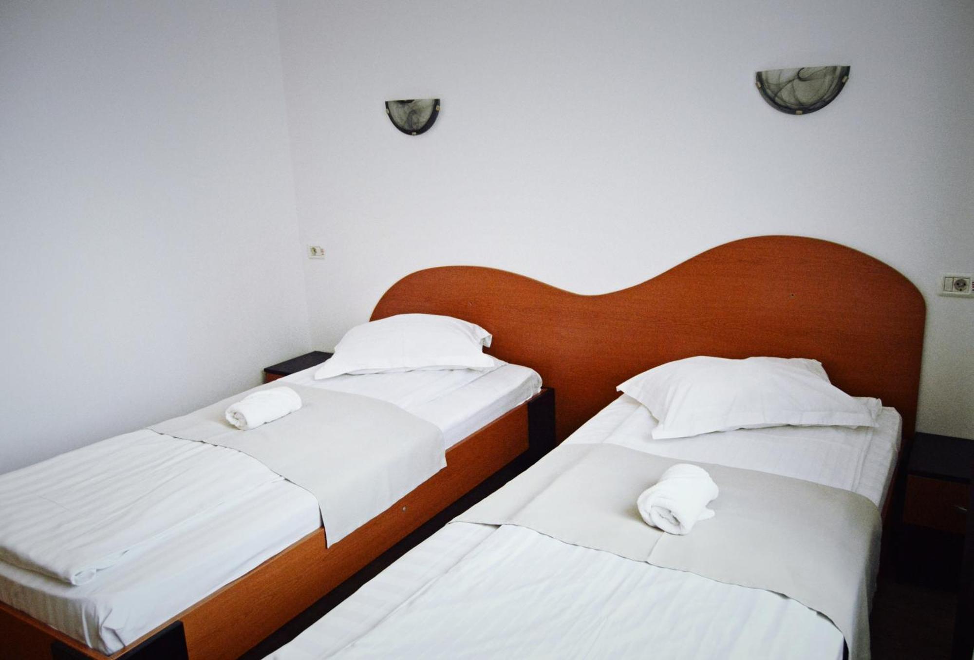 Delia Guest house 3*